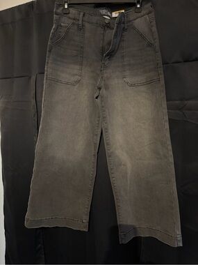 No Boundaries Washed Black Wide-Leg Cropped Jeans